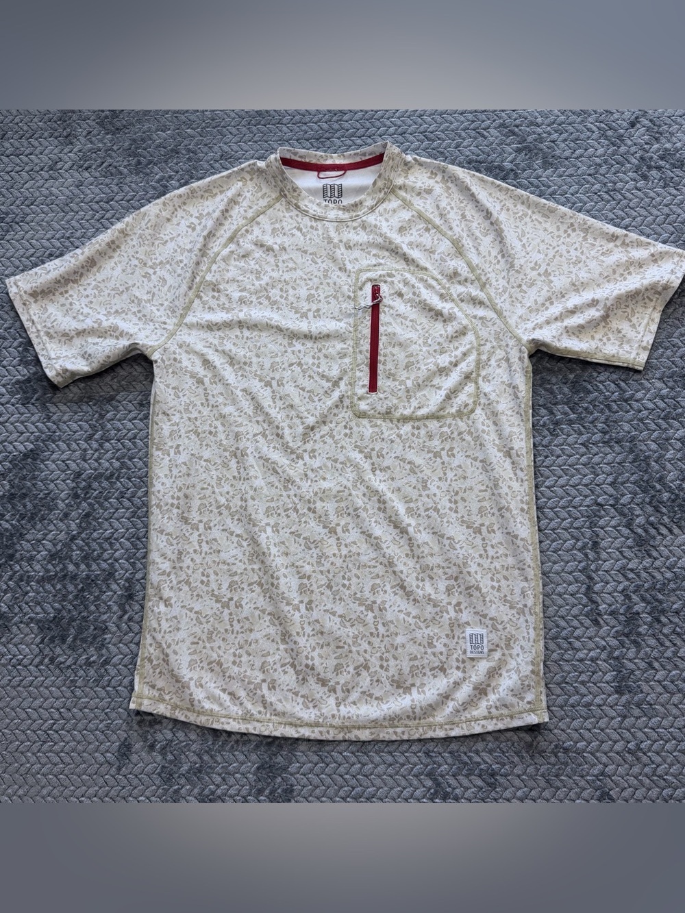 Topo Designs Men's Tech Tee with Zippered Pocket - Tan Pattern Size Medium
